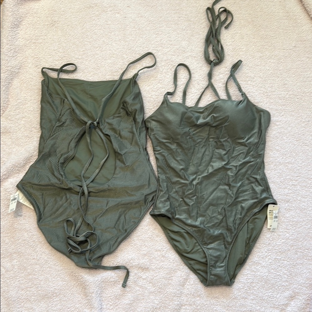 Aerie Ribbed Full piece M and L